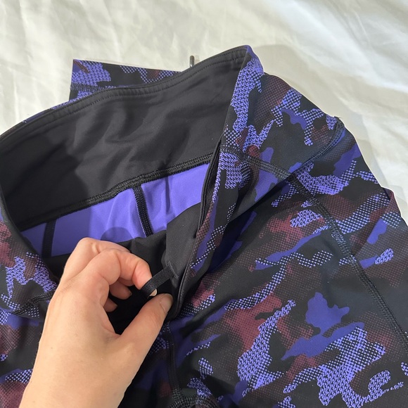 Lululemon Pace Rival Crop Hounds Camo Emperor Blue Black / Black 4 - Picture 8 of 11